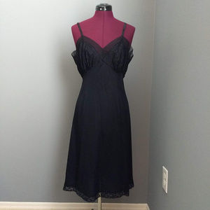 Vintage 60's Van Raalte Black Mesh & Lace Slip